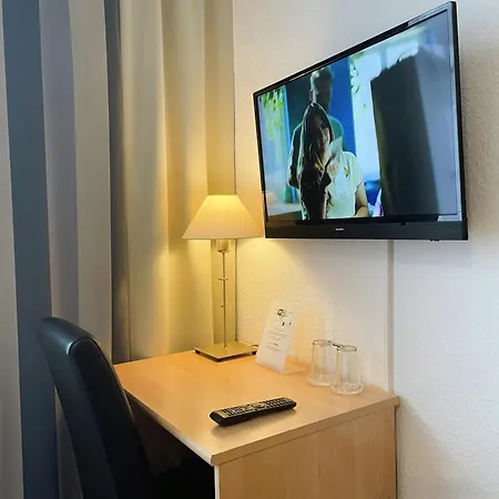 Antoni Hotel *