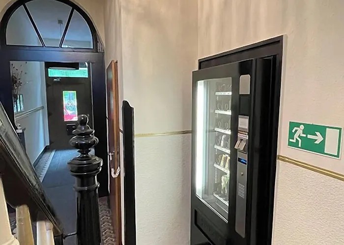 Antoni Ξενοδοχείο *