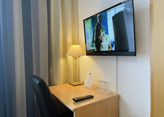 Antoni * Μπόχουμ